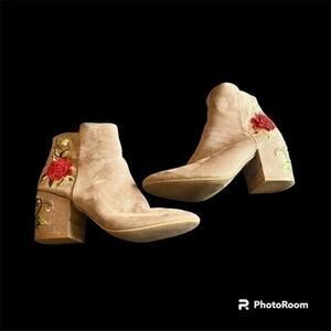 Qupid cream faux suede embroidered rose ankle heel boots